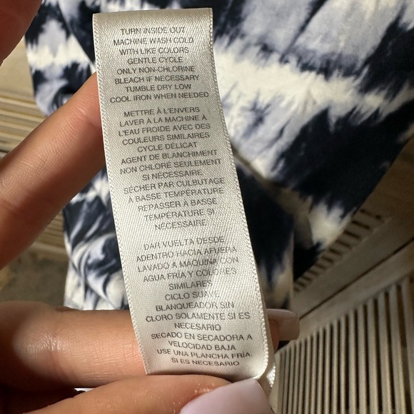 Michael Kors Tie Dye Tee - Picture 5 of 6